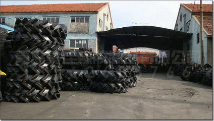 工廠生產(chǎn)7.00-12工程機(jī)械輪胎叉車(chē)花紋圖片,工廠生產(chǎn)7.00-12工程機(jī)械輪胎叉車(chē)花紋圖片大全,青島昊佳橡膠制品-