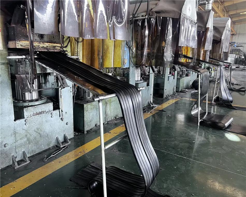 探訪651橡膠止水帶生產(chǎn)廠家 在橡膠制品業(yè)中的專(zhuān)業(yè)與擔(dān)當(dāng)